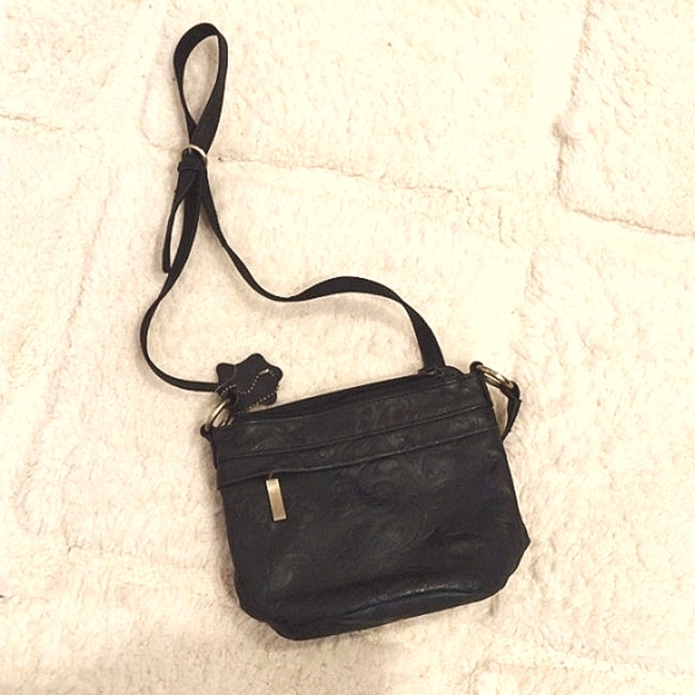 Amanda Smith Black Genuine Leather Embossed Design Classic Crossbody Purse Bag